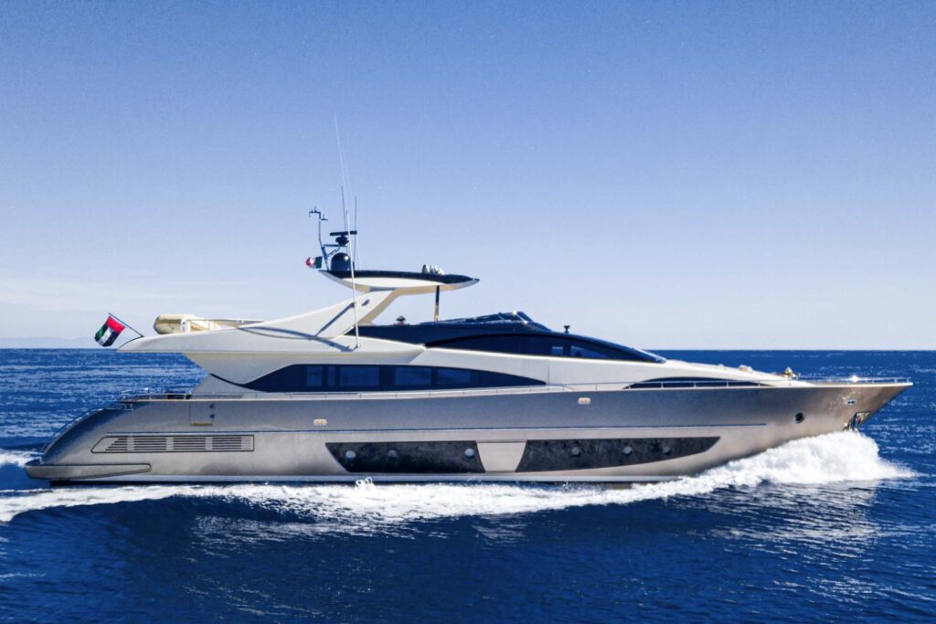 yacht sailing on the sea with a blue sky in the ba J3PU6M9